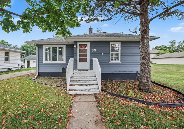 Single family home for sale at 302 Lincoln Ave N, New Prague, MN 56071 | MLS# 7146959
