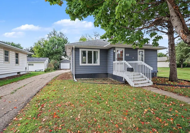 Photo 1 of Single family home for sale at 302 Lincoln Ave N, New Prague, MN 56071 | MLS# 7146959 | Listing updated on 2026-09-19