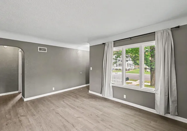 Photo 3 of Single family home for sale at 302 Lincoln Ave N, New Prague, MN 56071 | MLS# 7146959 | Listing updated on 2026-09-19