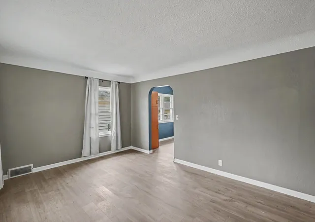 Photo 4 of Single family home for sale at 302 Lincoln Ave N, New Prague, MN 56071 | MLS# 7146959 | Listing updated on 2026-09-19