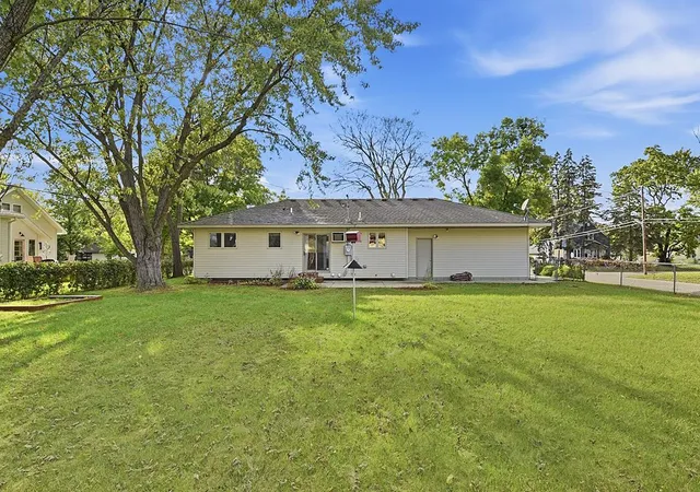 Photo 3 of Single family home for sale at 1602 8th Avenue S, Saint Cloud, MN 56301 | MLS# 7146965 | Listing updated on 2026-10-22