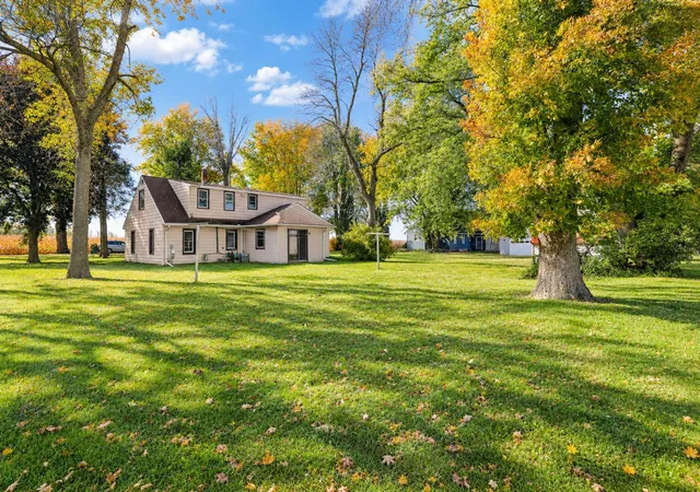 Photo 3 of Single family home for sale at 105 Amsterdam Ave W, Hollandale, MN 56045 | MLS# 7146983 | Listing updated on 2026-10-08