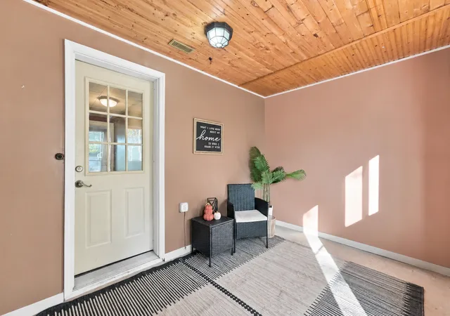 Photo 3 of Single family home for sale at 130 Birch St SE, New London, MN 56273 | MLS# 7146986 | Listing updated on 2026-10-23
