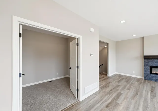 Photo 3 of Single family home for sale at 906 Brandenburg Ln, Waverly, MN 55390 | MLS# 7146991 | Listing updated on 2026-10-01