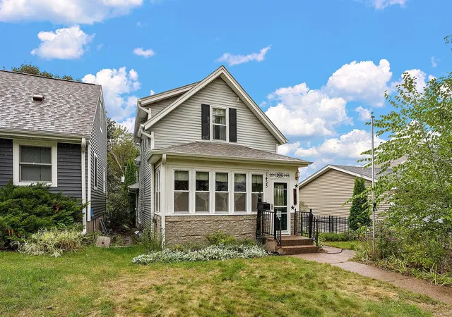 Photo 1 of Sale Pending at 1455 Kent St, Saint Paul, MN 55117 | MLS# 7147016 | Listing updated on 2026-10-20