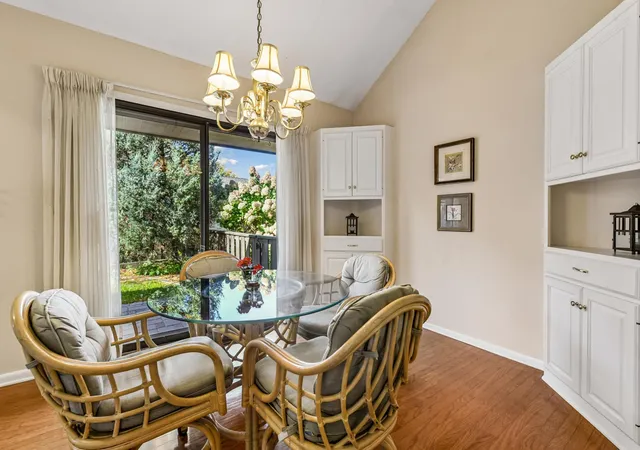 Photo 3 of Single family home for sale at 17835 Tioga Trl, Wayzata, MN 55391 | MLS# 7147020 | Listing updated on 2026-10-21