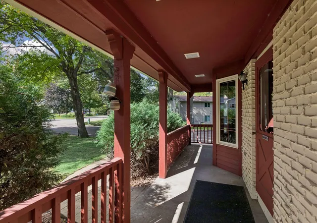 Photo 3 of Sale Pending at 2815 Saddlebrook Cir, Hopkins, MN 55305 | MLS# 7147024 | Listing updated on 2026-10-06