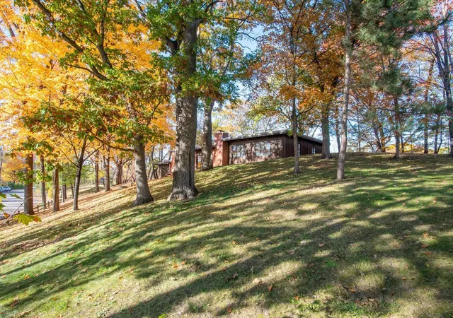 Photo 3 of Single family home for sale at 5811 Hobe Ln, Saint Paul, MN 55110 | MLS# 7147036 | Listing updated on 2026-10-09