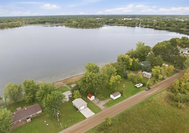 Photo 3 of Single family home for sale at 31468 London Dr Ne, Cambridge, MN 55008 | MLS# 7147040 | Listing updated on 2026-09-24