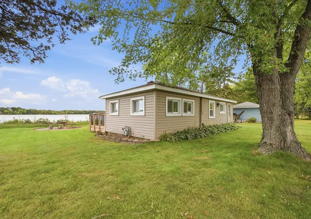 Photo 4 of Single family home for sale at 31468 London Dr NE, Cambridge, MN 55008 | MLS# 7147040 | Listing updated on 2026-09-24