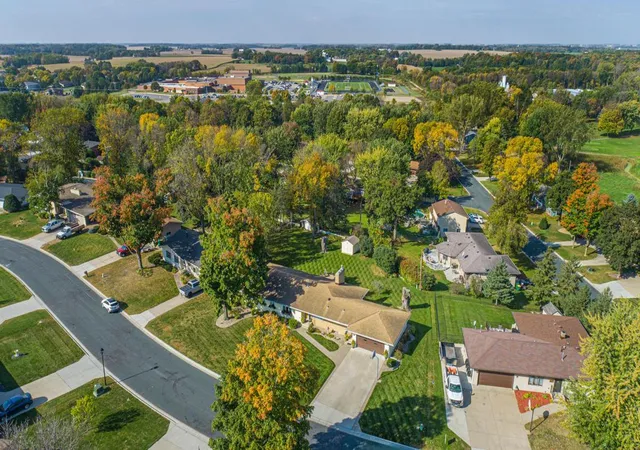 Photo 4 of Single family home for sale at 808 Hillcrest Dr, Montgomery, MN 56069 | MLS# 7147042 | Listing updated on 2026-09-19