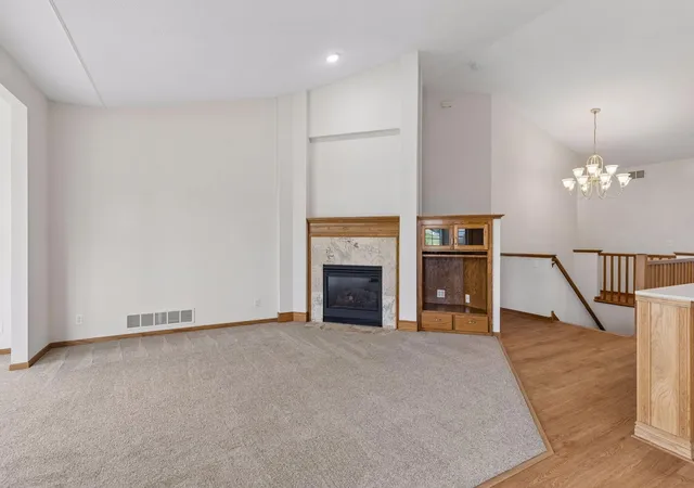 Photo 3 of Single family home for sale at 492 Holly Ln N, Saint Paul, MN 55128 | MLS# 7147048 | Listing updated on 2026-10-05