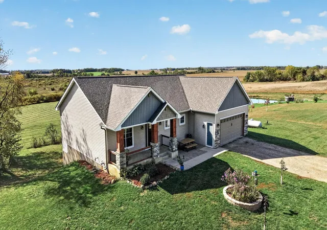 Photo 1 of Single family home for sale at 1060 230th Street W, Farmington, MN 55024 | MLS# 7147061 | Listing updated on 2026-10-08