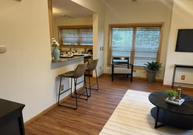 Listing Photo 4 - Condo for sale in building located at 2814 Faulkner Dr, Chaska, MN 55318