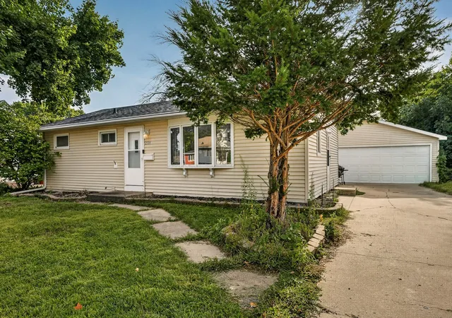 Photo 1 of Single family home for sale at 2514 Nw 23rd Avenue, Rochester, MN 55901 | MLS# 7147074 | Listing updated on 2026-10-06