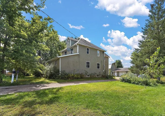 Photo 3 of Single family home for sale at 404 W Main St, Morristown, MN 55052 | MLS# 7147076 | Listing updated on 2026-09-20