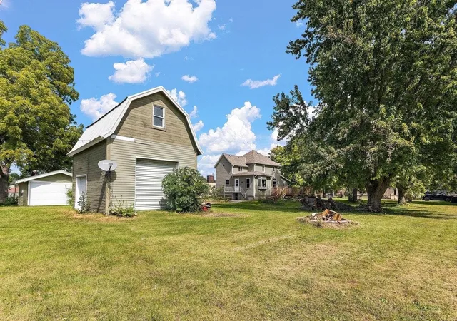 Photo 4 of Single family home for sale at 404 W Main St, Morristown, MN 55052 | MLS# 7147076 | Listing updated on 2026-09-20