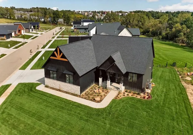 Photo 1 of Single family home for sale at 1504 Shannon Oaks Blvd Ne, Rochester, MN 55906 | MLS# 7147079 | Listing updated on 2026-10-01