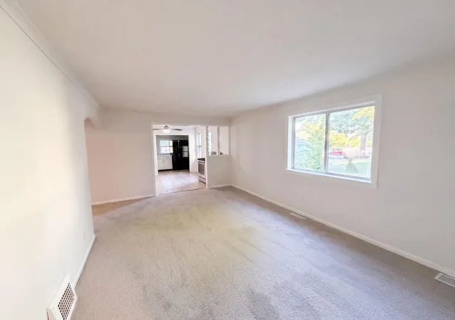 Photo 3 of Single family home for sale at 305 Arlington Ave W, Saint Paul, MN 55117 | MLS# 7147097 | Listing updated on 2026-09-20