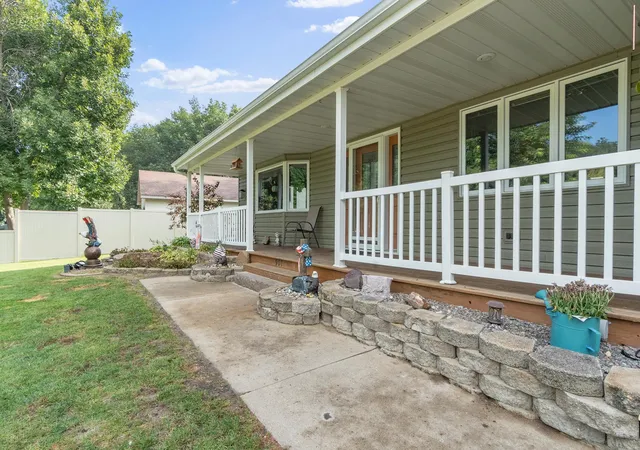 Photo 3 of Single family home for sale at 901 Geneva Dr, Alexandria, MN 56308 | MLS# 7147104 | Listing updated on 2026-09-21