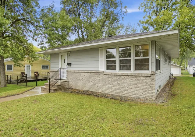 Photo 1 of Single family home for sale at 344 25th Avenue N, Saint Cloud, MN 56303 | MLS# 7147105 | Listing updated on 2026-10-07