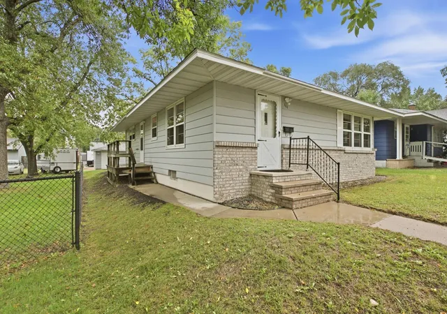 Photo 2 of Single family home for sale at 344 25th Avenue N, Saint Cloud, MN 56303 | MLS# 7147105 | Listing updated on 2026-10-07