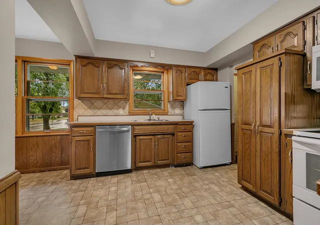 Photo 3 of Single family home for sale at 344 25th Avenue N, Saint Cloud, MN 56303 | MLS# 7147105 | Listing updated on 2026-10-07