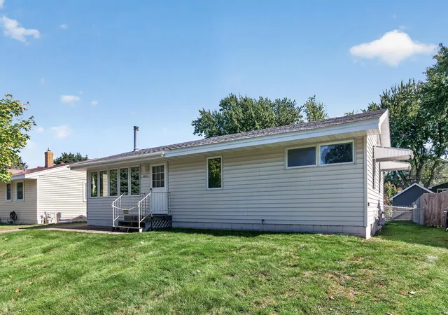 Photo 1 of Sale Pending at 4816 Carolyn Ln, Saint Paul, MN 55110 | MLS# 7147109 | Listing updated on 2026-10-07