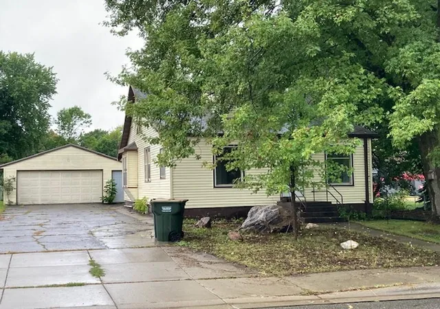 Photo 2 of Single family home for sale at 610 Lake Ave, Albany, MN 56307 | MLS# 7147131 | Listing updated on 2026-09-20