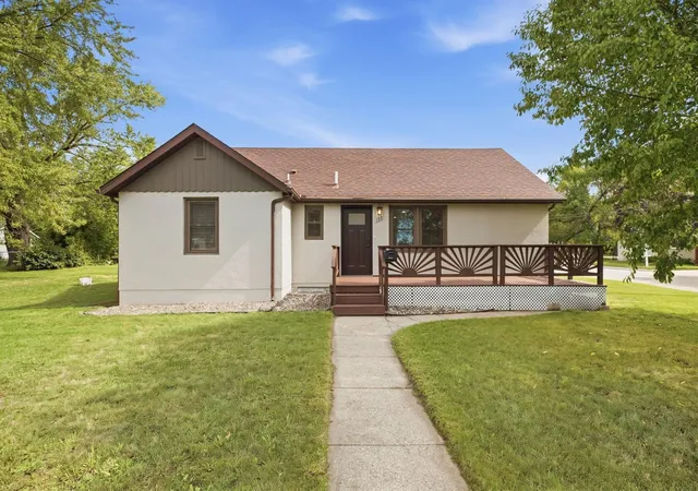 Photo 1 of Single family home for sale at 122 6th Avenue S, Sauk Rapids, MN 56379 | MLS# 7147133 | Listing updated on 2026-09-20