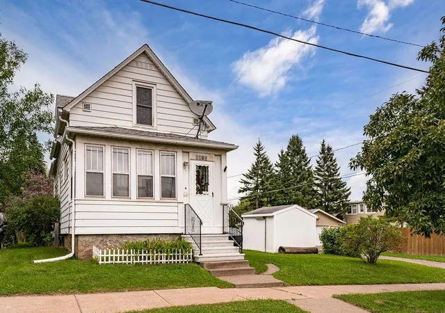 Photo 3 of Single family home for sale at 6015 Greene St, Duluth, MN 55807 | MLS# 7147143 | Listing updated on 2026-09-20