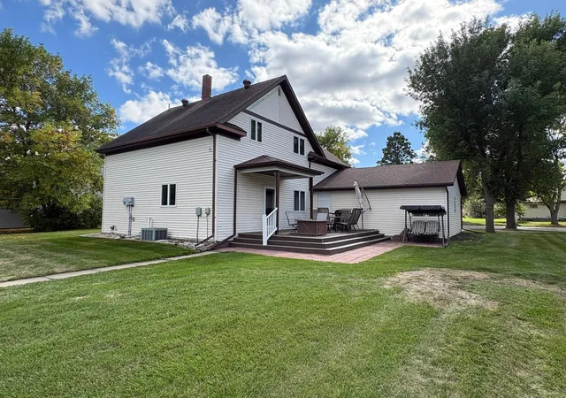 Photo 4 of Single family home for sale at 116 3rd Street E, Halstad, MN 56548 | MLS# 7147144 | Listing updated on 2026-10-23