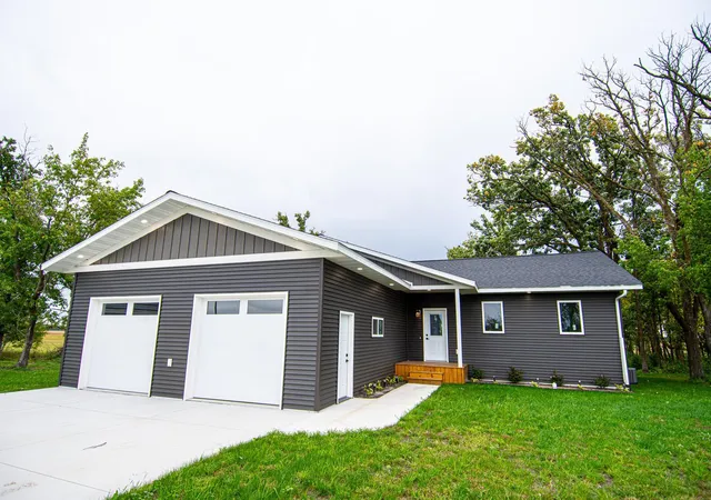 Photo 2 of Single family home for sale at 4341 State Hwy 11, Karlstad, MN 56732 | MLS# 7147149 | Listing updated on 2026-09-23
