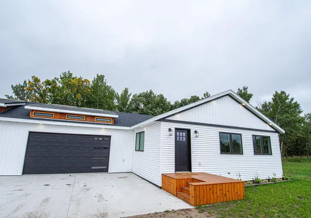 Photo 3 of Single family home for sale at 4363b State Hwy 11, Karlstad, MN 56732 | MLS# 7147150 | Listing updated on 2026-10-07