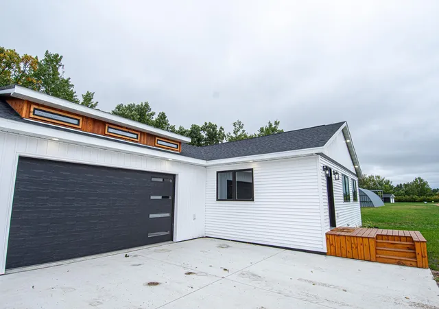 Photo 3 of Single family home for sale at 4363b State Hwy 11, Karlstad, MN 56732 | MLS# 7147150 | Listing updated on 2026-10-07