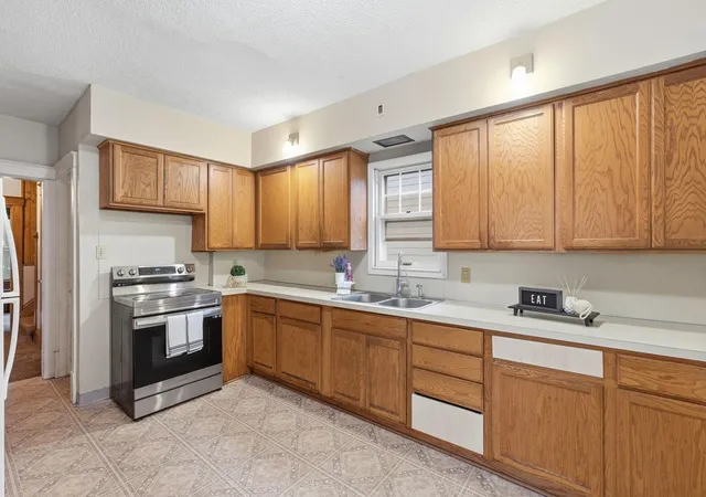 Photo 4 of Single family home for sale at 1877 Orange Ave E, Saint Paul, MN 55119 | MLS# 7147155 | Listing updated on 2026-09-22