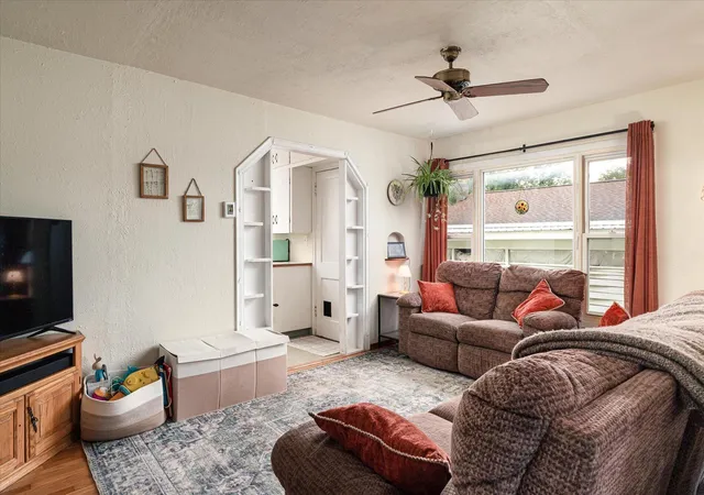 Photo 2 of Single family home for sale at 526 N 2nd Street, La Crescent, MN 55947 | MLS# 7147157 | Listing updated on 2026-09-24