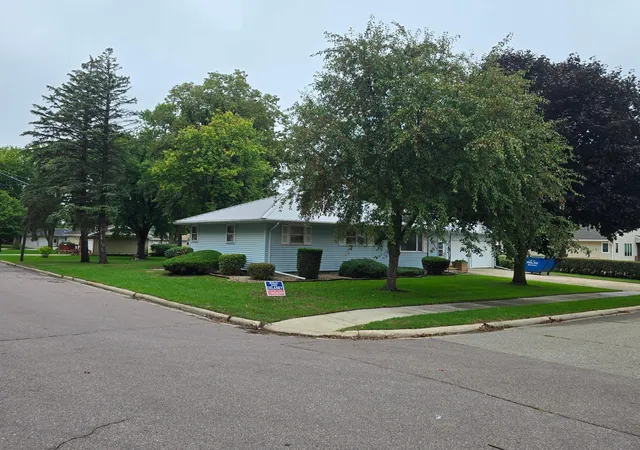 Photo 1 of Single family home for sale at 1112 6th Avenue Sw, Pipestone, MN 56164 | MLS# 7147183 | Listing updated on 2026-09-20