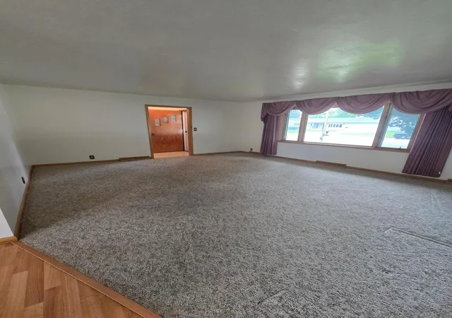 Photo 3 of Single family home for sale at 1112 6th Avenue Sw, Pipestone, MN 56164 | MLS# 7147183 | Listing updated on 2026-09-20