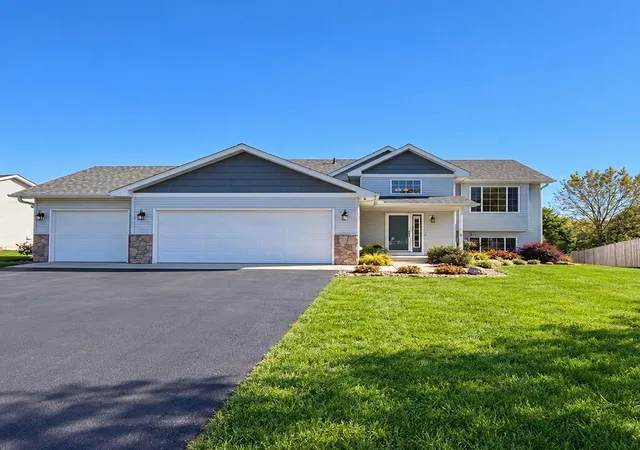 Photo 1 of Single family home for sale at 911 Morrison Ave S, Annandale, MN 55302 | MLS# 7147184 | Listing updated on 2026-10-08