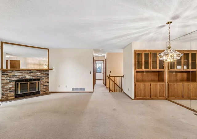 Photo 4 of Condo for sale at 2642 Lake Ct Dr #28, Saint Paul, MN 55112 | MLS# 7147195 | Listing updated on 2026-10-08
