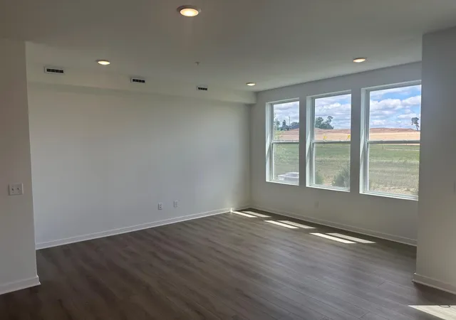 Photo 4 of Single family home for sale at 6262 Ivywood Ave S, Cottage Grove, MN 55016 | MLS# 7147239 | Listing updated on 2026-09-20