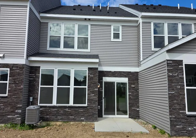 Photo 2 of Single family home for sale at 19180 Goldenrod Trl, Hamel, MN 55340 | MLS# 7147250 | Listing updated on 2026-09-20