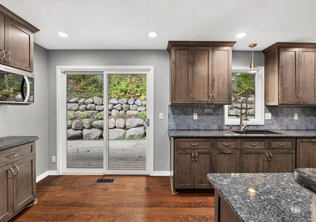 Photo 4 of Single family home for sale at 2222 Black Oak Dr, Hopkins, MN 55305 | MLS# 7147279 | Listing updated on 2026-10-07