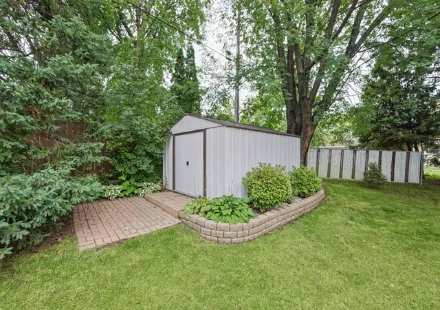 Photo 4 of Single family home for sale at 407 Mesabi Dr, Hibbing, MN 55746 | MLS# 7147280 | Listing updated on 2026-09-20