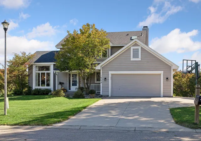 Photo 1 of Single family home for sale at 16738 Ides Cir, Lakeville, MN 55044 | MLS# 7147281 | Listing updated on 2026-10-08