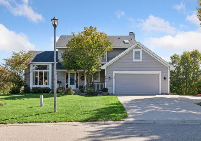 Photo 3 of Single family home for sale at 16738 Ides Cir, Lakeville, MN 55044 | MLS# 7147281 | Listing updated on 2026-10-08