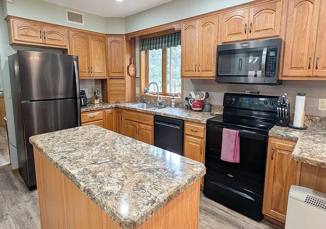 Photo 4 of Single family home for sale at 7723 Sunset Trl, Britt, MN 55710 | MLS# 7147285 | Listing updated on 2026-09-21