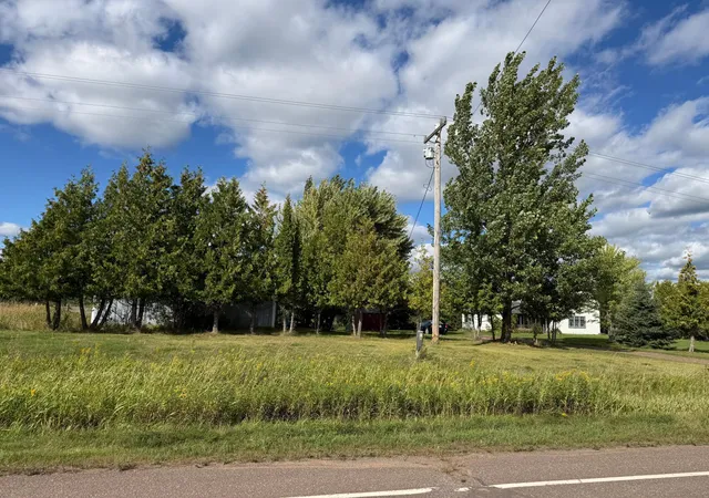 Photo 3 of Sale Pending at 2945 County Line Rd, Kerrick, MN 55756 | MLS# 7147289 | Listing updated on 2026-09-21