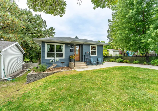 Photo 3 of Single family home for sale at 717 W Beech Ave, Fergus Falls, MN 56537 | MLS# 7147302 | Listing updated on 2026-10-05